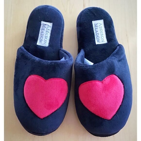 Addison Meadow Heart Slippers S/M NWOT - Picture 2 of 4